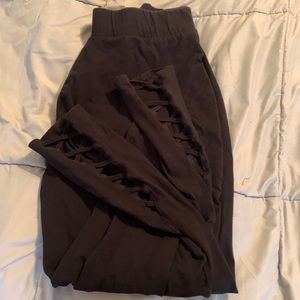 3/$10 🤑 Torrid Criss Cross Leggings